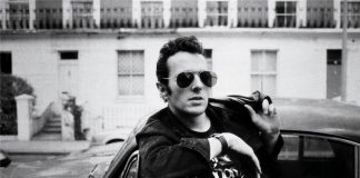 Hukuku Sizden Öğrenecek Değiliz : Joe Strummer